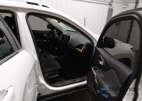 2017 Jeep Cherokee Latitude 4X4 from USA, damaged, VIN 1C4PJMCS6HW570576